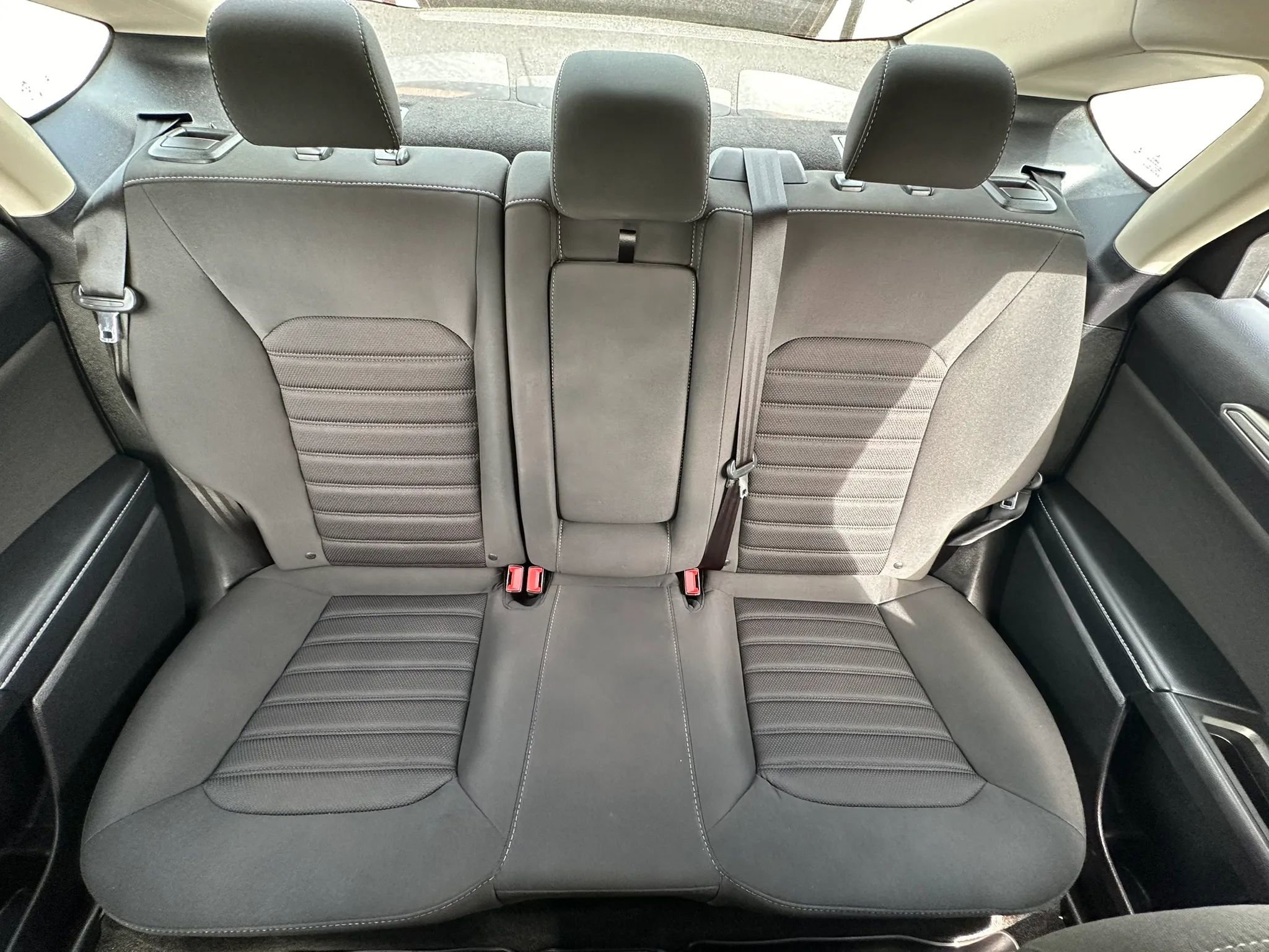 Used 2018 Ford Fusion SE FWD image 17
