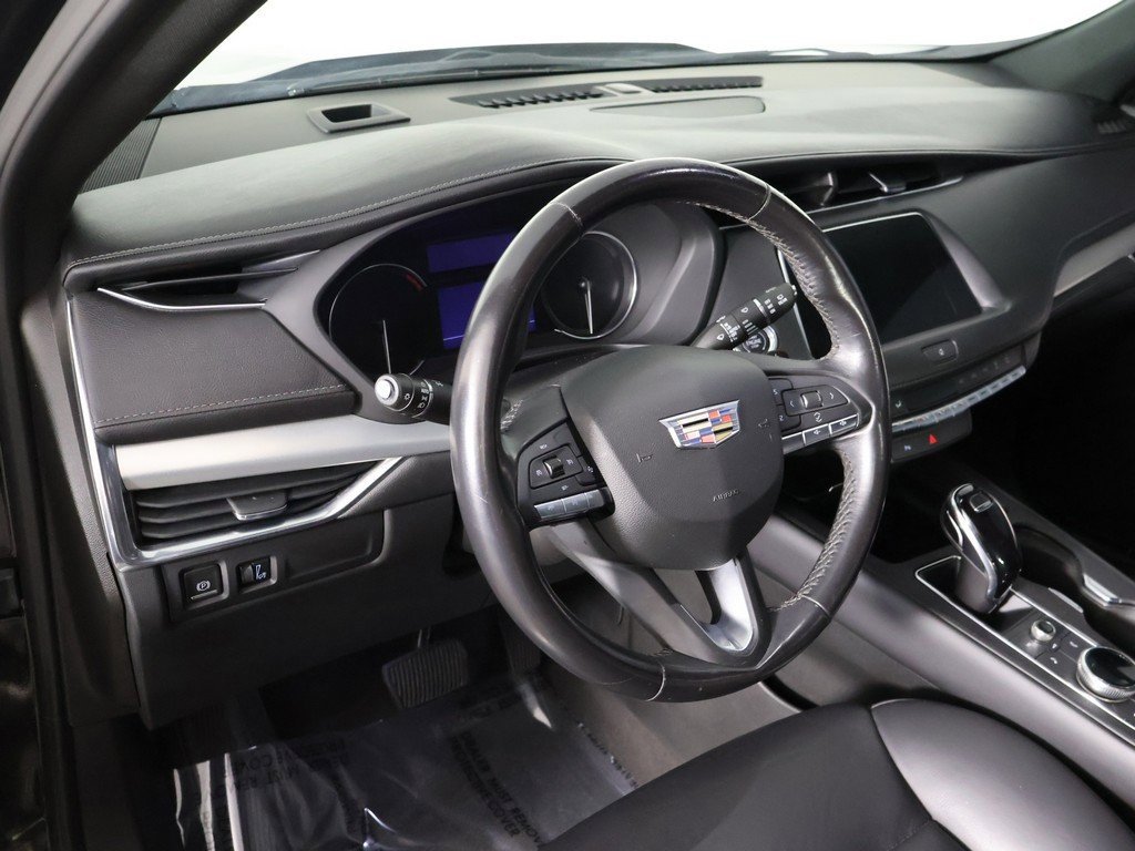 Used 2022 Cadillac XT4 Premium Luxury w/ Safety Alert Package image 24