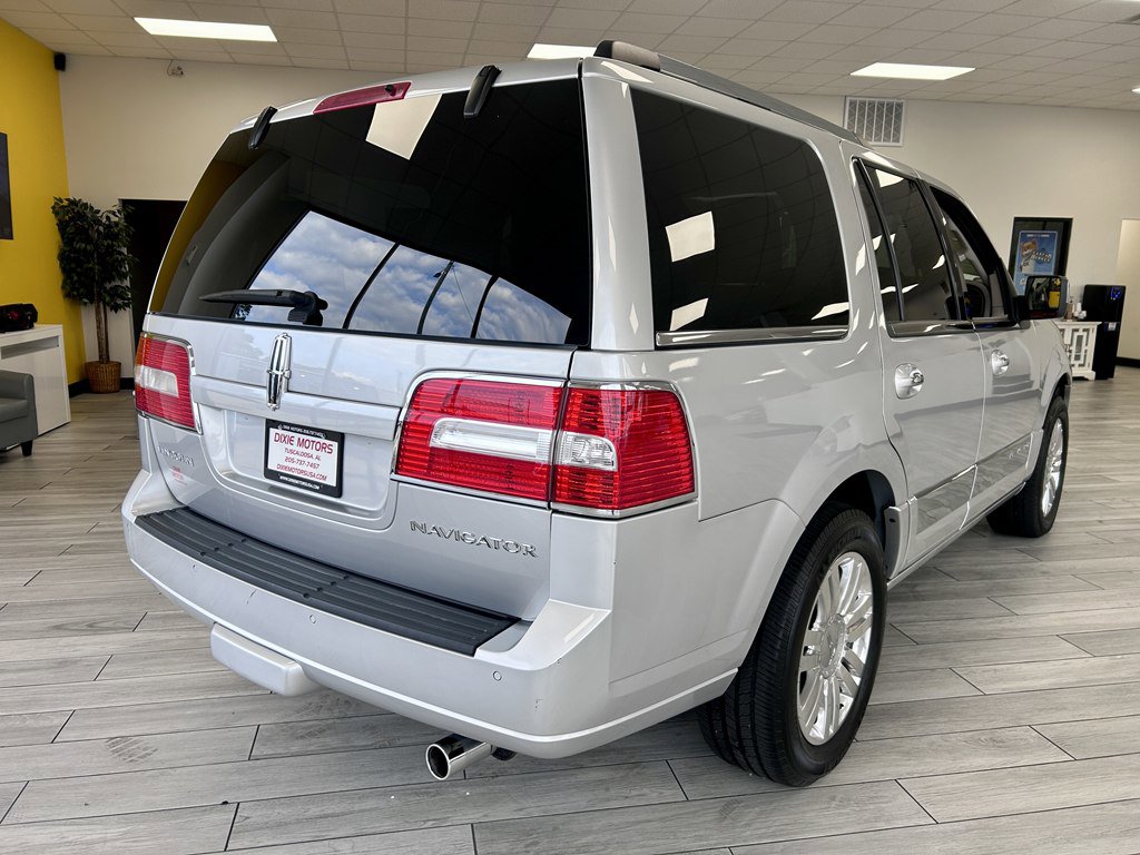 Used 2012 Lincoln Navigator 2WD image 6