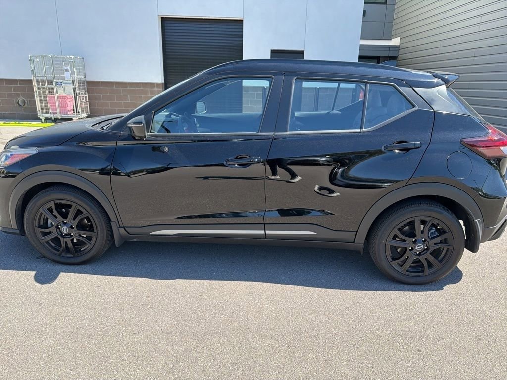 Used 2024 Nissan Kicks SR w/ SR Premium Package image 2