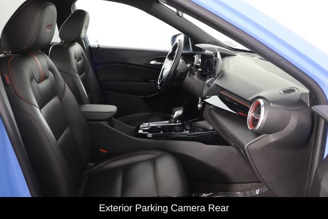 Used 2024 Chevrolet Trax RS w/ Sunroof Package FWD image 18