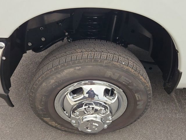 Used 2024 RAM 3500 Tradesman w/ Chrome Appearance Group image 10
