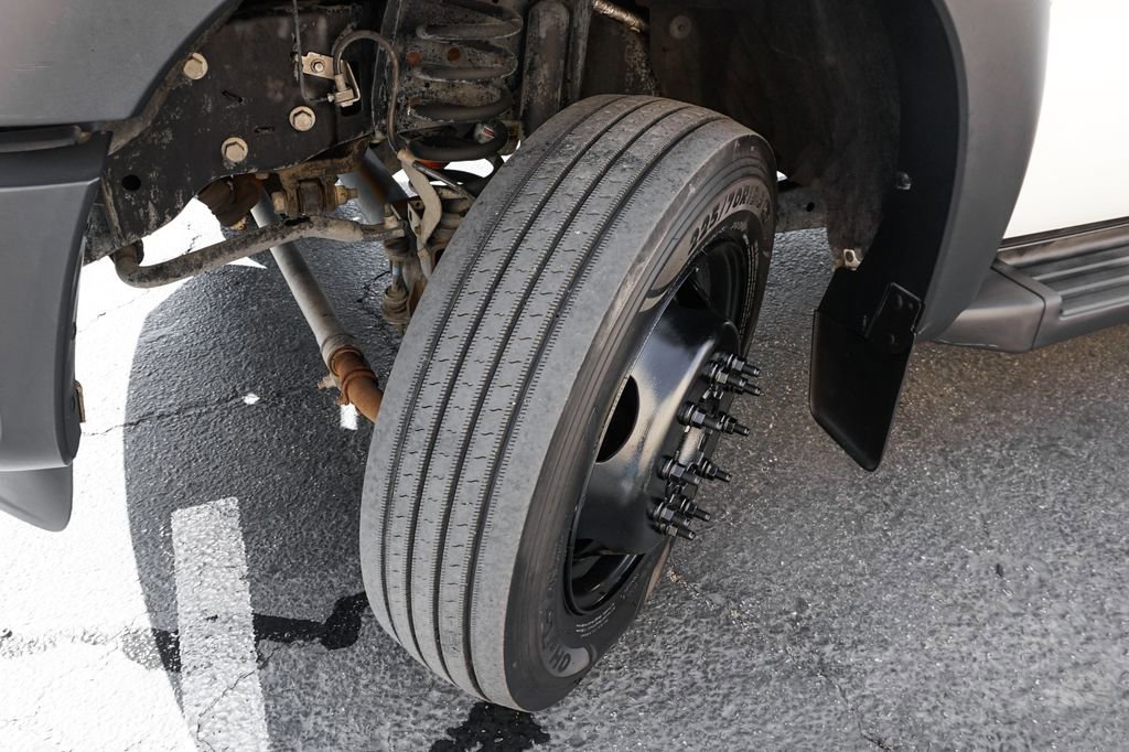 Used 2015 Ford F550 2WD Regular Cab Super Duty image 54