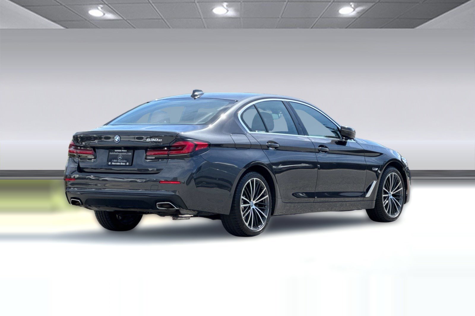 Used 2023 BMW 530e w/ Convenience Package image 8