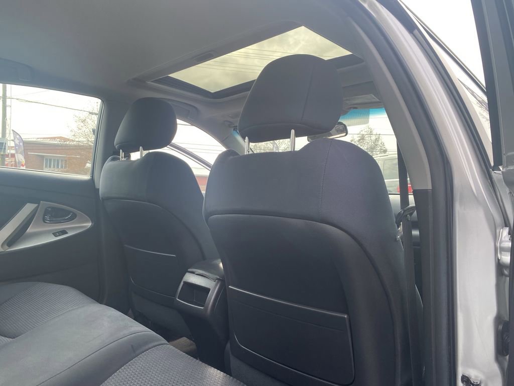 Used 2011 Toyota Camry SE w/ SE Extra-Value Pkg #1 FWD image 22