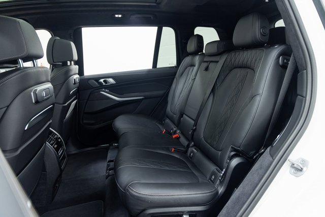 Certified 2025 BMW X7 M60i image 25