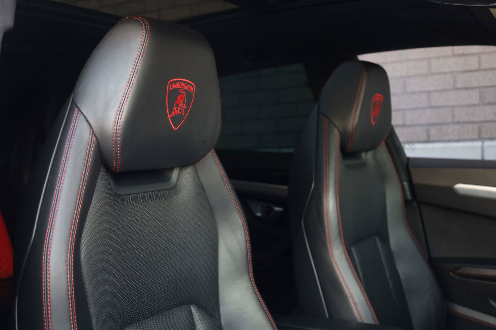 Used 2019 Lamborghini Urus AWD/4WD image 35