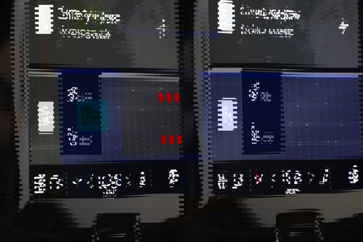 Used 2023 Volvo XC60 B5 Plus w/ Climate Package image 8