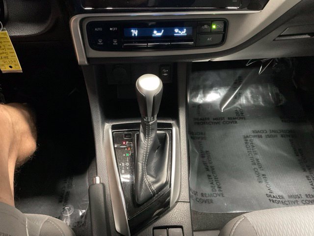 Used 2018 Toyota Corolla LE FWD image 35