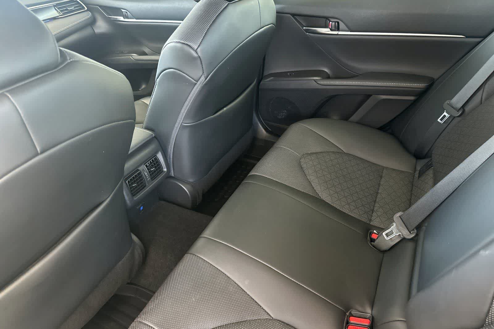 Used 2022 Toyota Camry XSE w/ Navigation Package AWD/4WD image 4