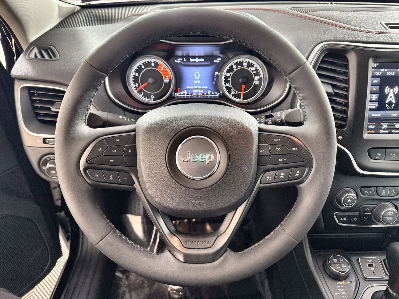 Used 2023 Jeep Cherokee Trailhawk w/ Sun & Sound Group image 16