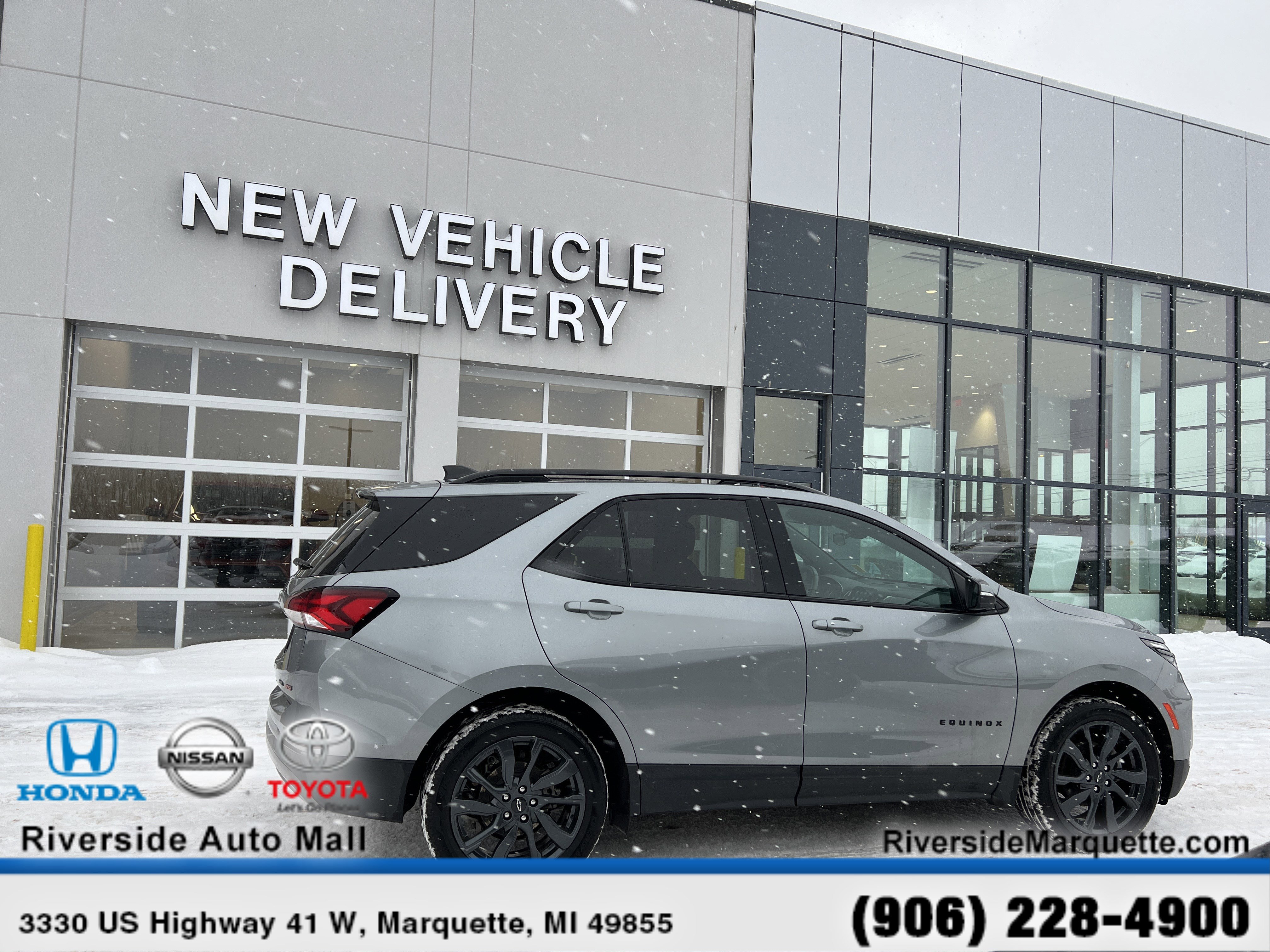 Used 2024 Chevrolet Equinox RS w/ RS Leather Package image 10