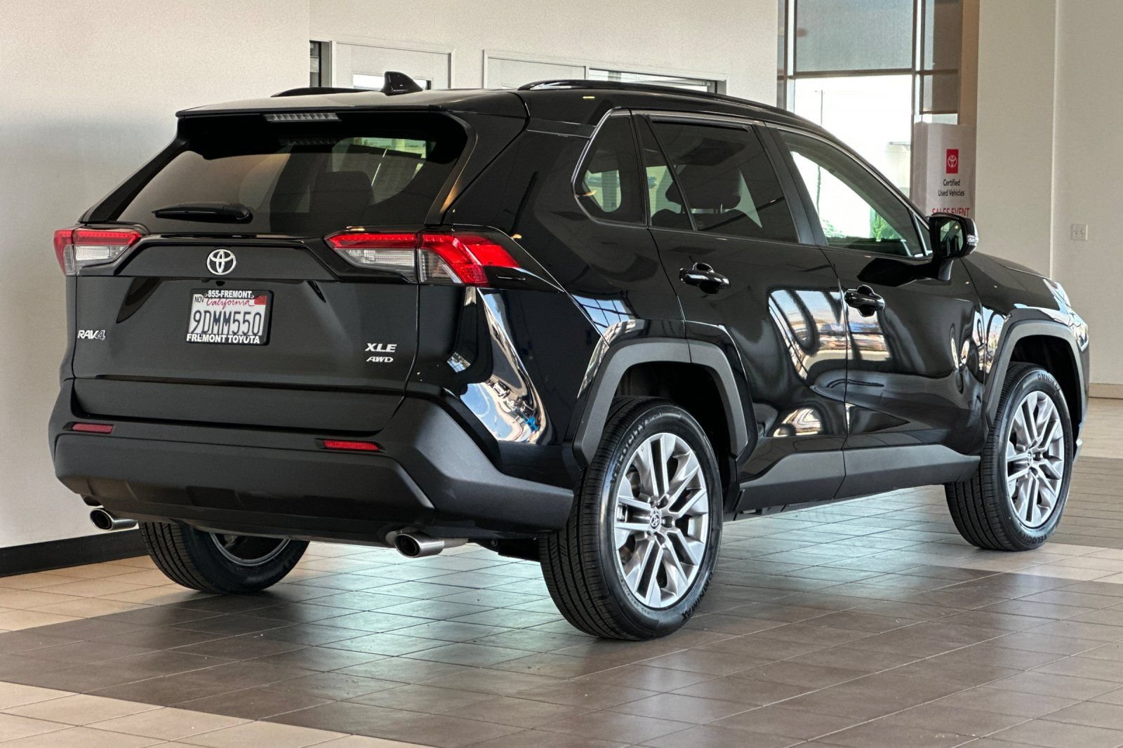 Certified 2022 Toyota RAV4 XLE Premium AWD/4WD image 4