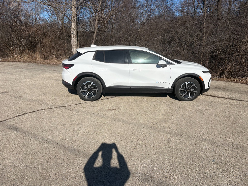 New 2026 Chevrolet Equinox EV LT FWD image 13
