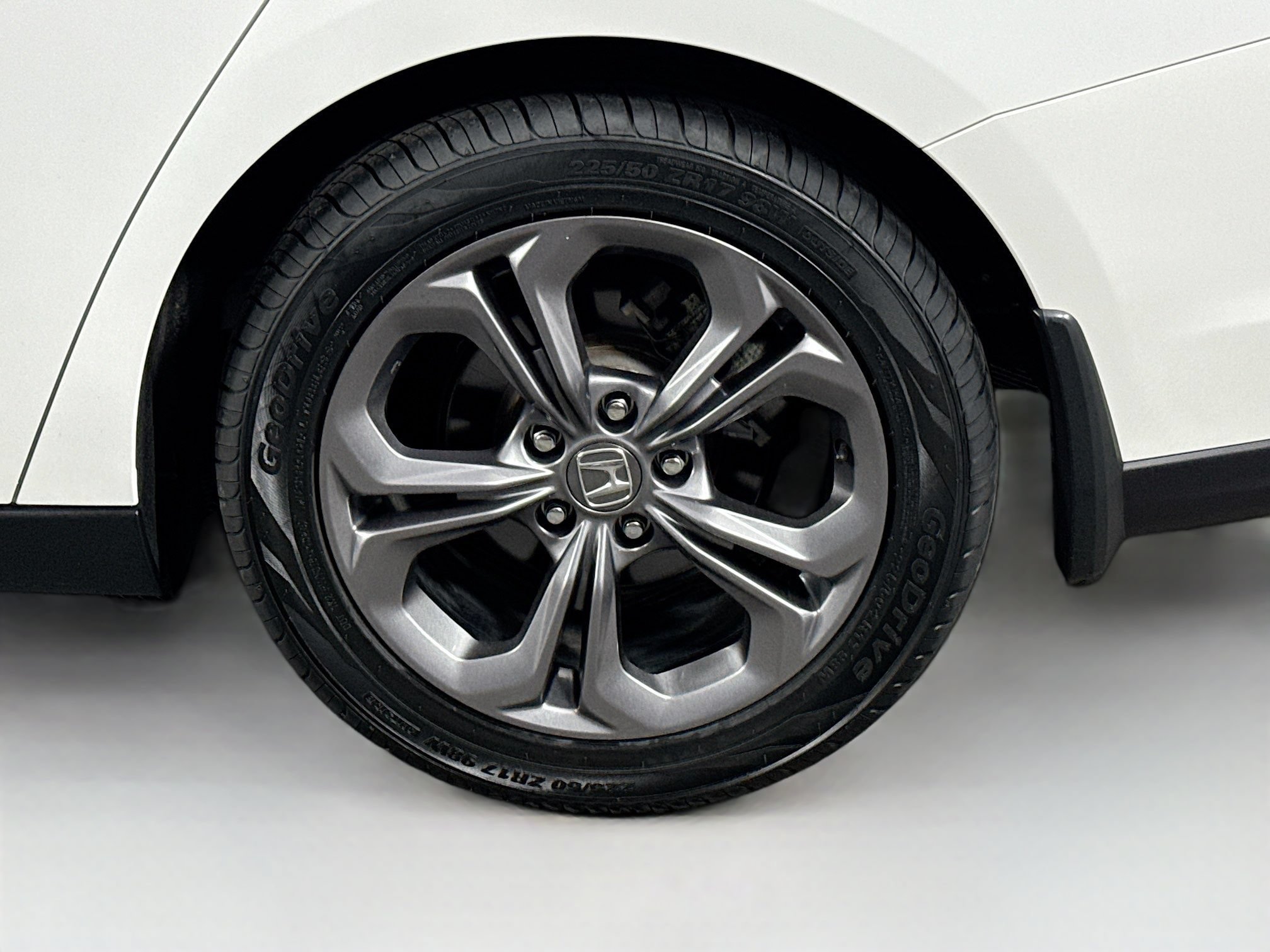 Used 2023 Honda Accord EX image 9