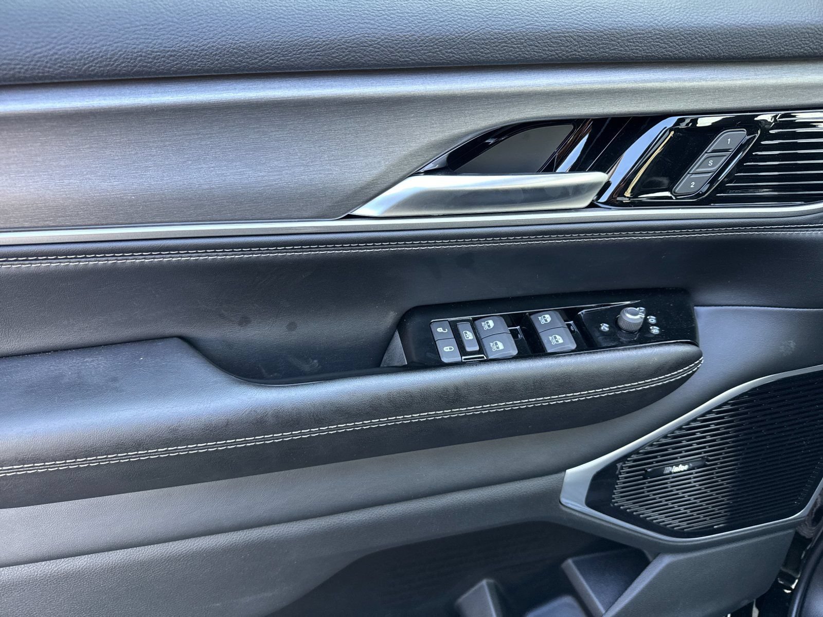 New 2026 Jeep Grand Wagoneer Limited AWD/4WD image 11