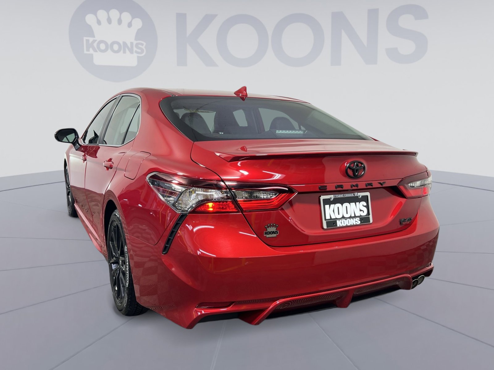 Used 2022 Toyota Camry SE w/ Cold Weather Package image 4