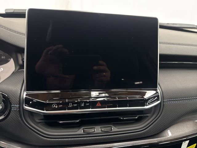 New 2026 Jeep Compass Latitude image 12