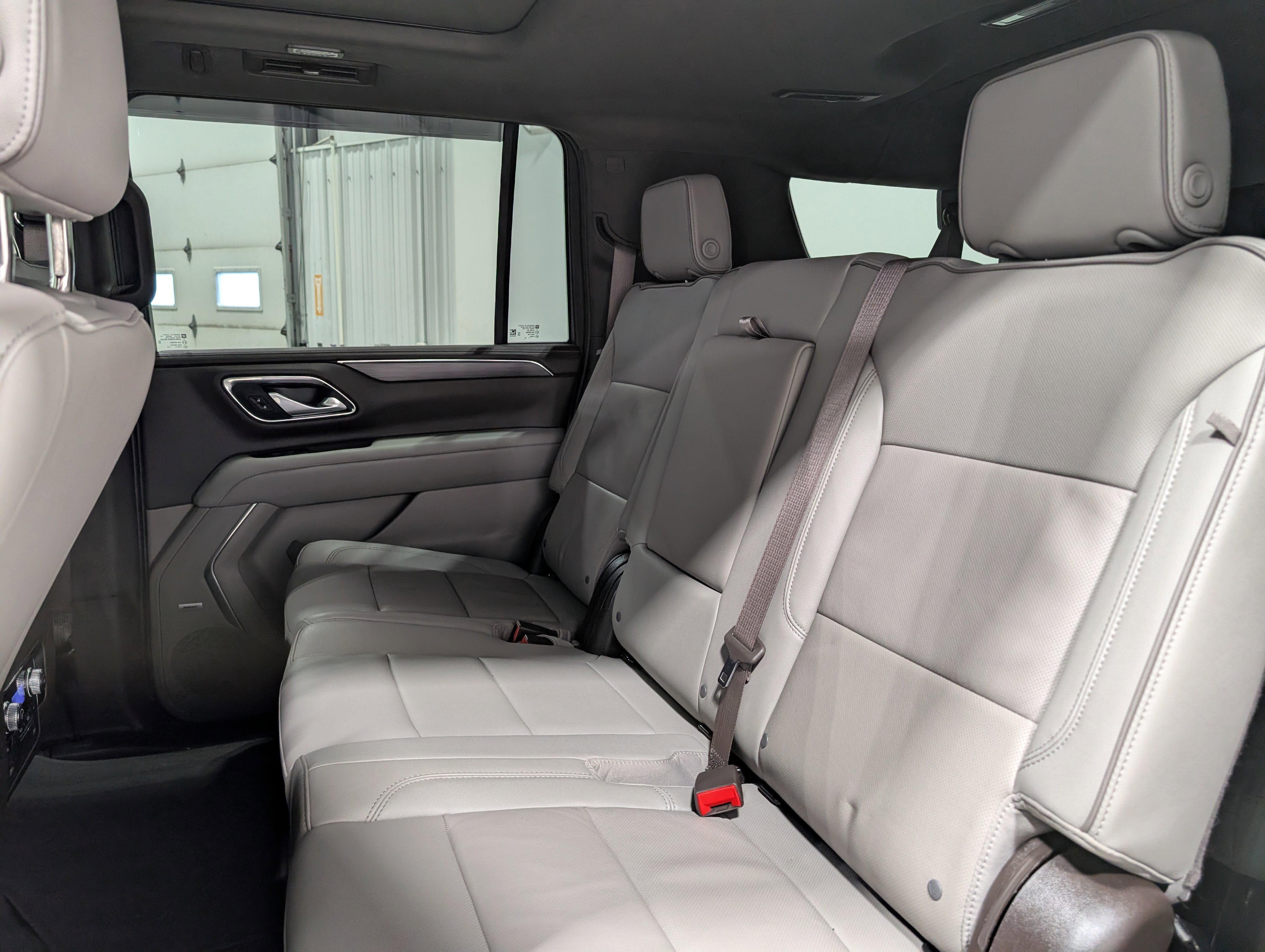 Used 2022 GMC Yukon XL SLT w/ SLT Luxury Package image 17