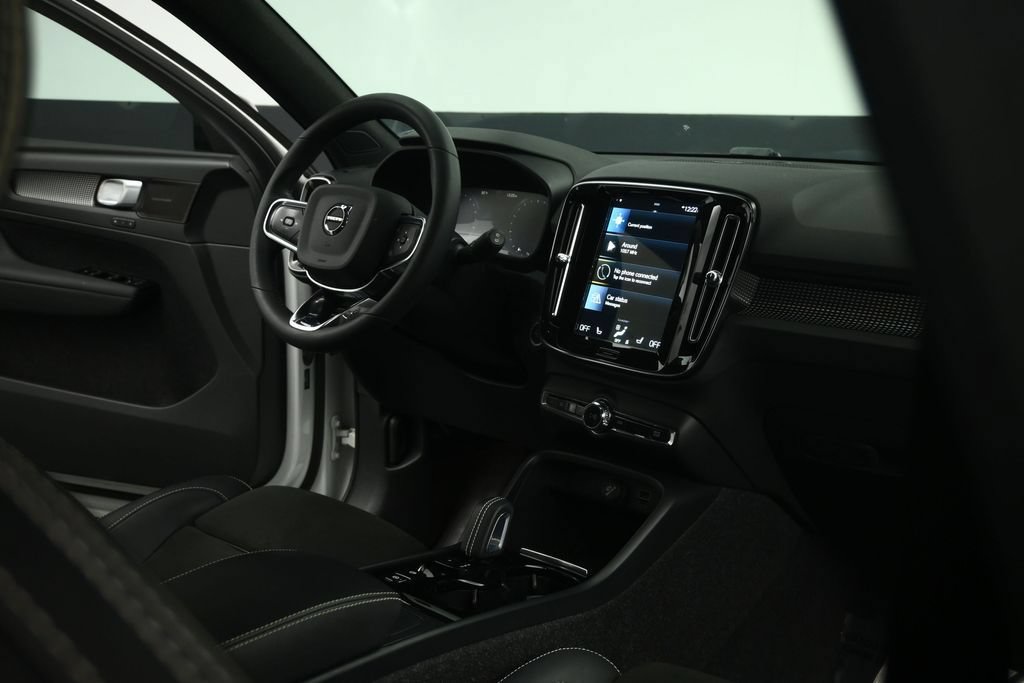 Used 2022 Volvo XC40 T5 R-Design AWD/4WD image 63