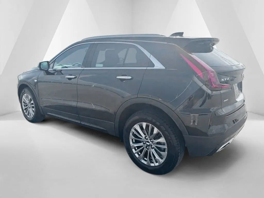 Used 2024 Cadillac XT4 Premium Luxury image 5