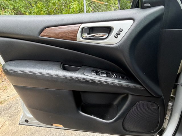 Used 2019 Nissan Pathfinder Platinum FWD image 15