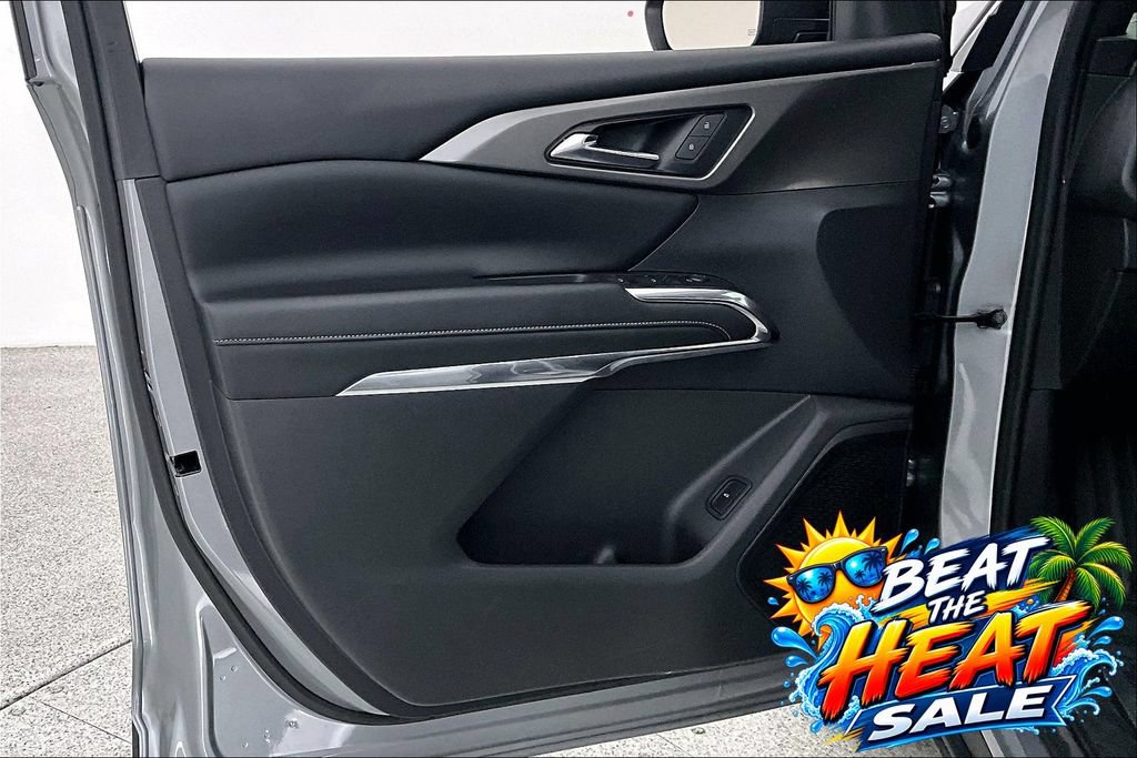 Used 2024 Chevrolet Traverse LT FWD image 21