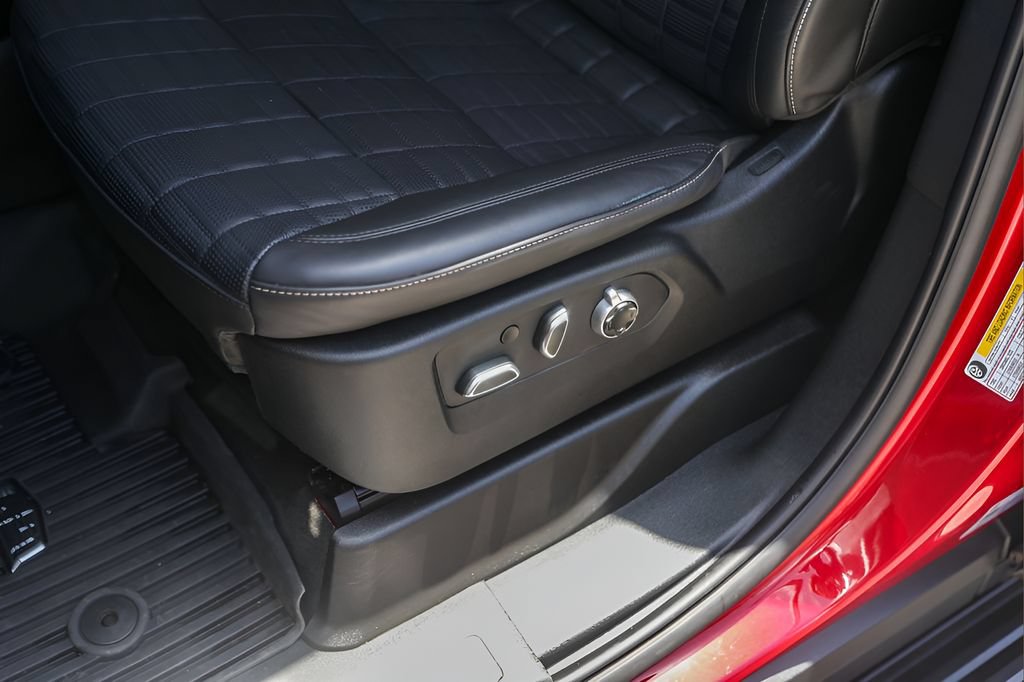 Certified 2025 Cadillac Escalade ESV Sport Platinum AWD/4WD image 8
