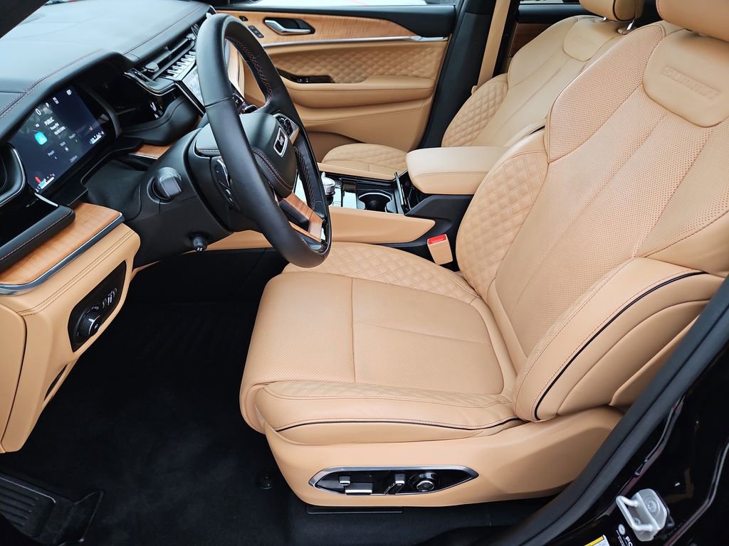 Used 2024 Jeep Grand Cherokee L Summit image 14