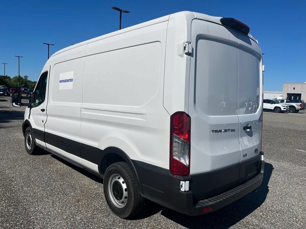 New 2025 Ford Transit 250 148 Medium Roof RWD image 21
