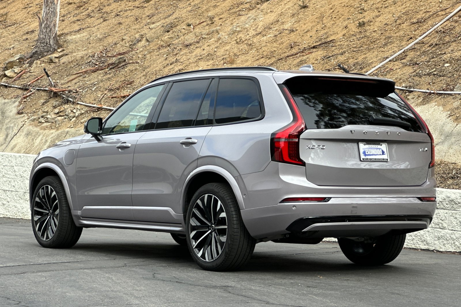 Certified 2026 Volvo XC90 T8 Ultra w/ Protection Package AWD/4WD image 7