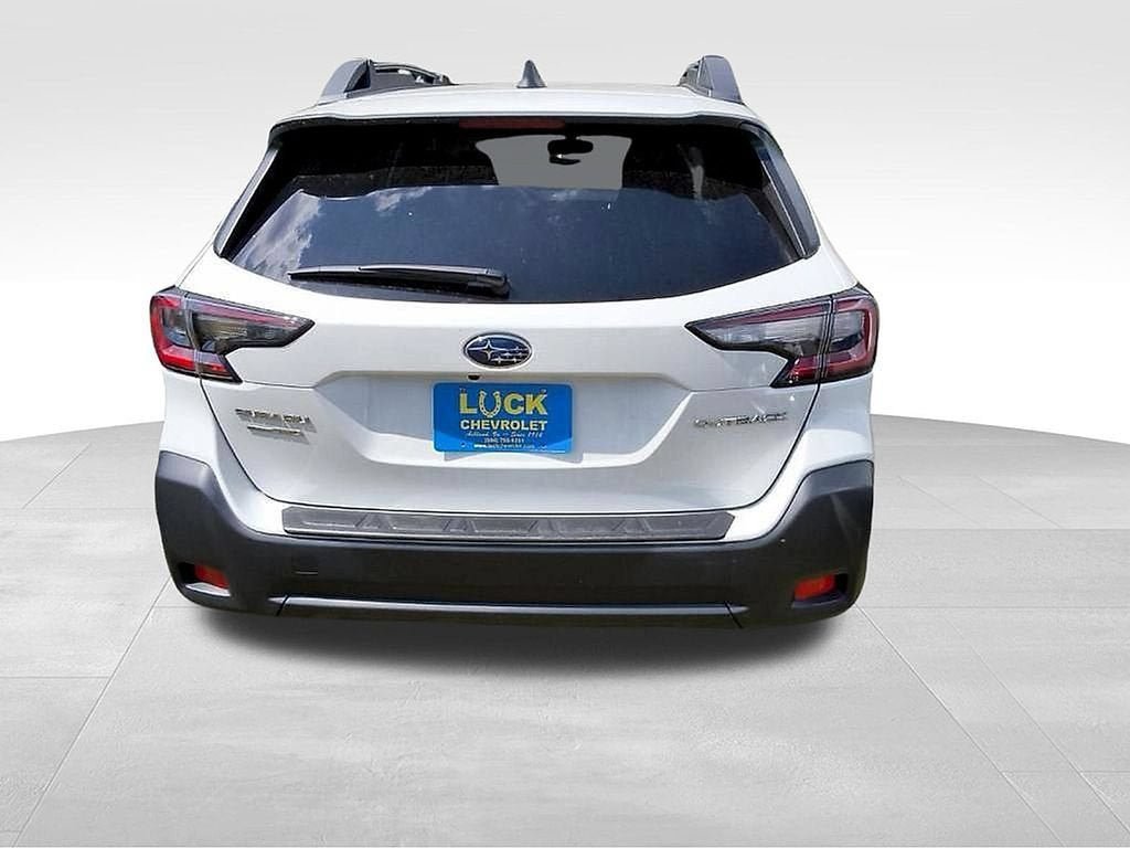 Used 2024 Subaru Outback Premium AWD/4WD image 12