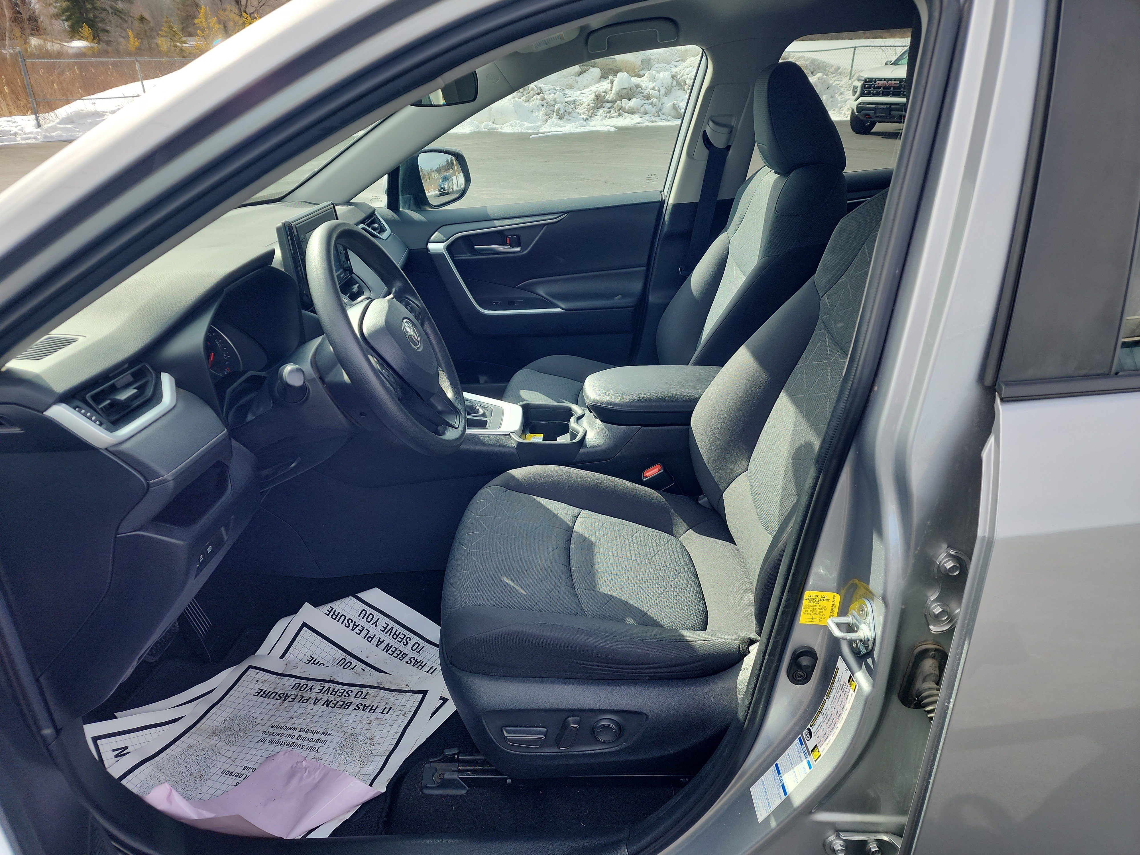 Used 2020 Toyota RAV4 XLE w/ Carpet Mat Package image 11