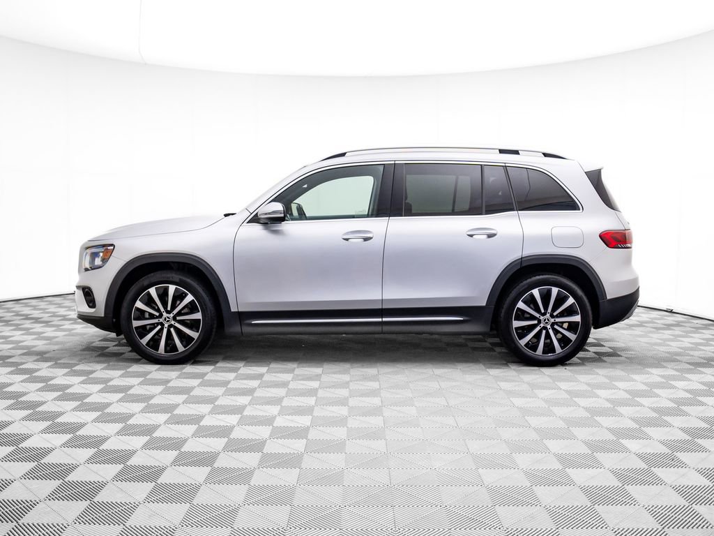 Used 2022 Mercedes-Benz GLB 250 4MATIC image 2