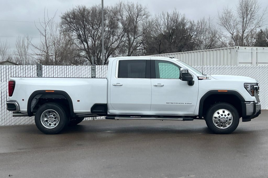 New 2026 GMC Sierra 3500 SLT w/ SLT Convenience Package AWD/4WD image 3