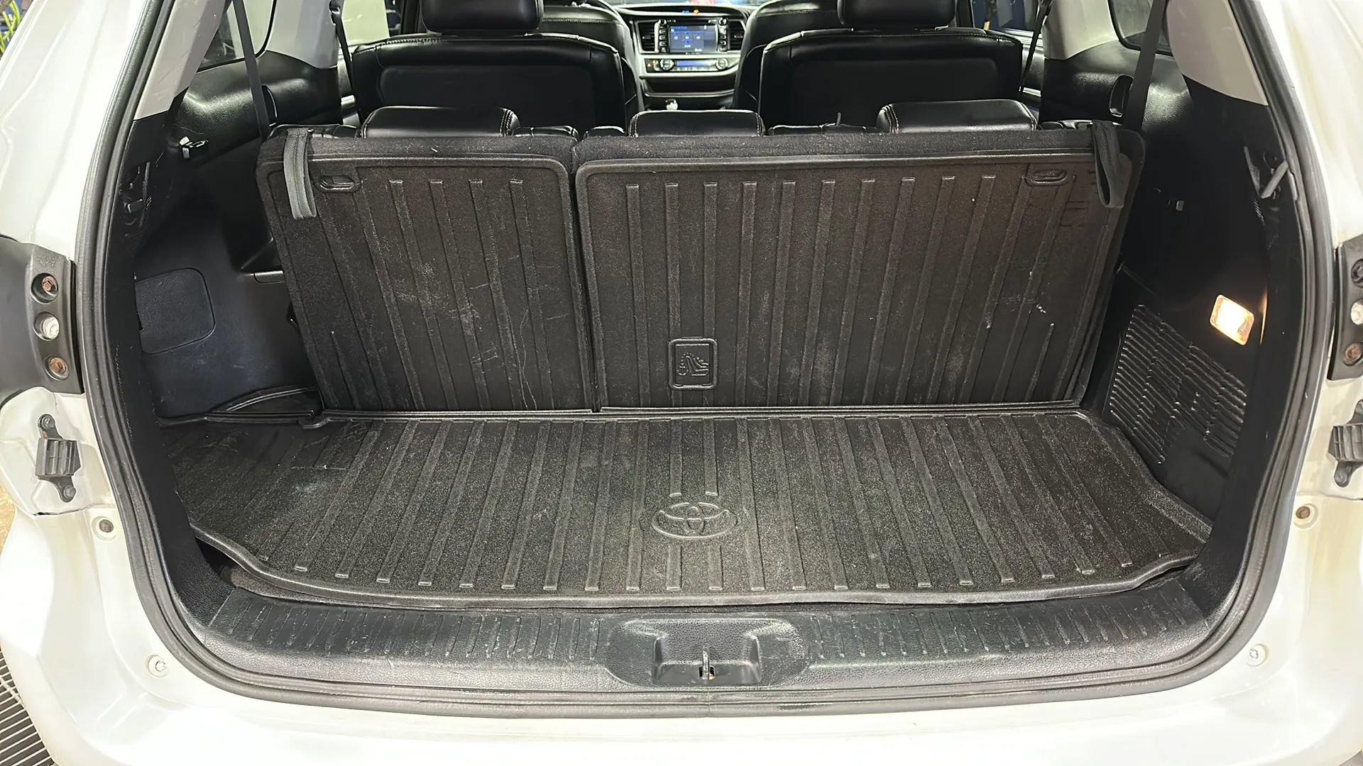 Used 2016 Toyota Highlander Limited Platinum AWD/4WD image 14