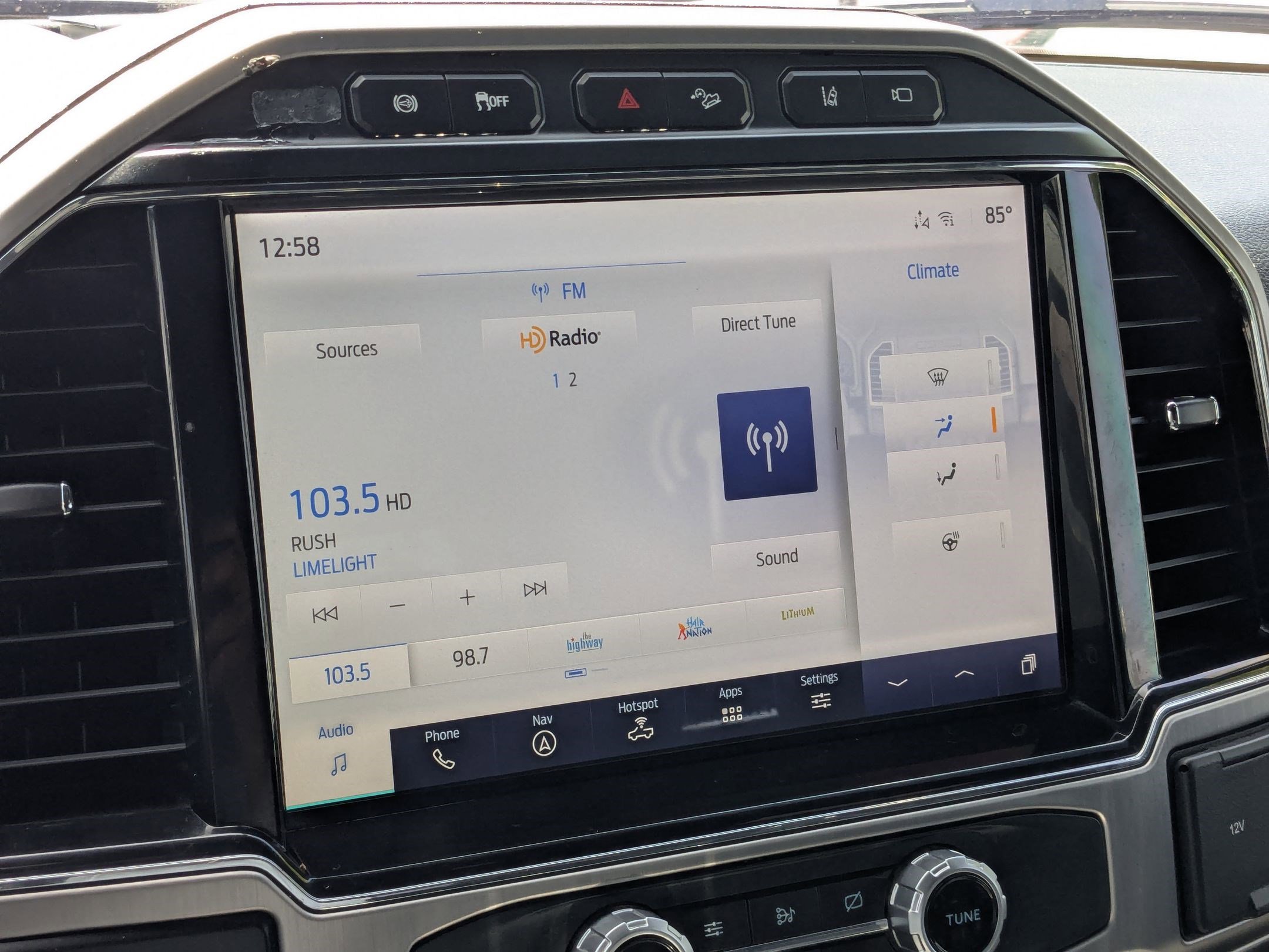 Used 2022 Ford F450 Platinum w/ FX4 Off-Road Package image 25