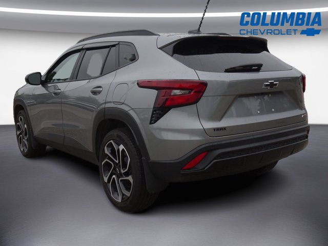 Used 2025 Chevrolet Trax RS w/ Sunroof Package FWD image 5