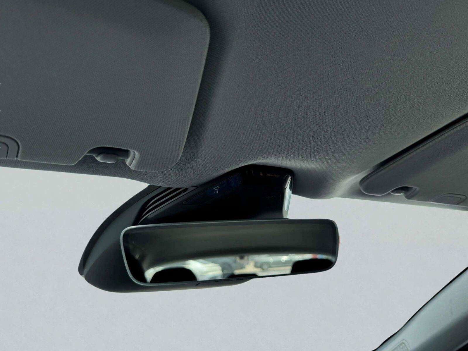 Used 2025 Lucid Air Pure RWD image 38