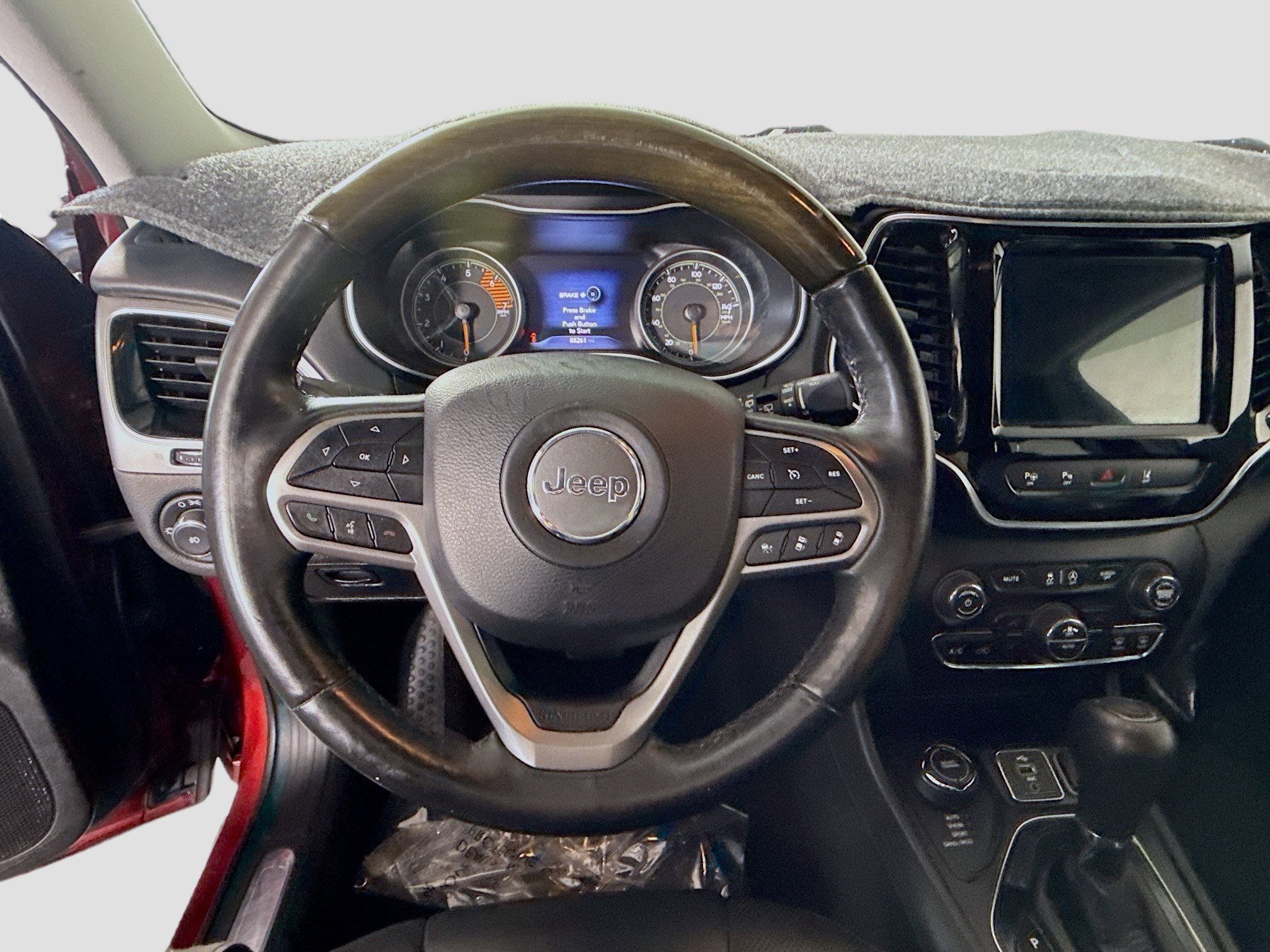 Used 2019 Jeep Cherokee Overland w/ Technology Group image 13