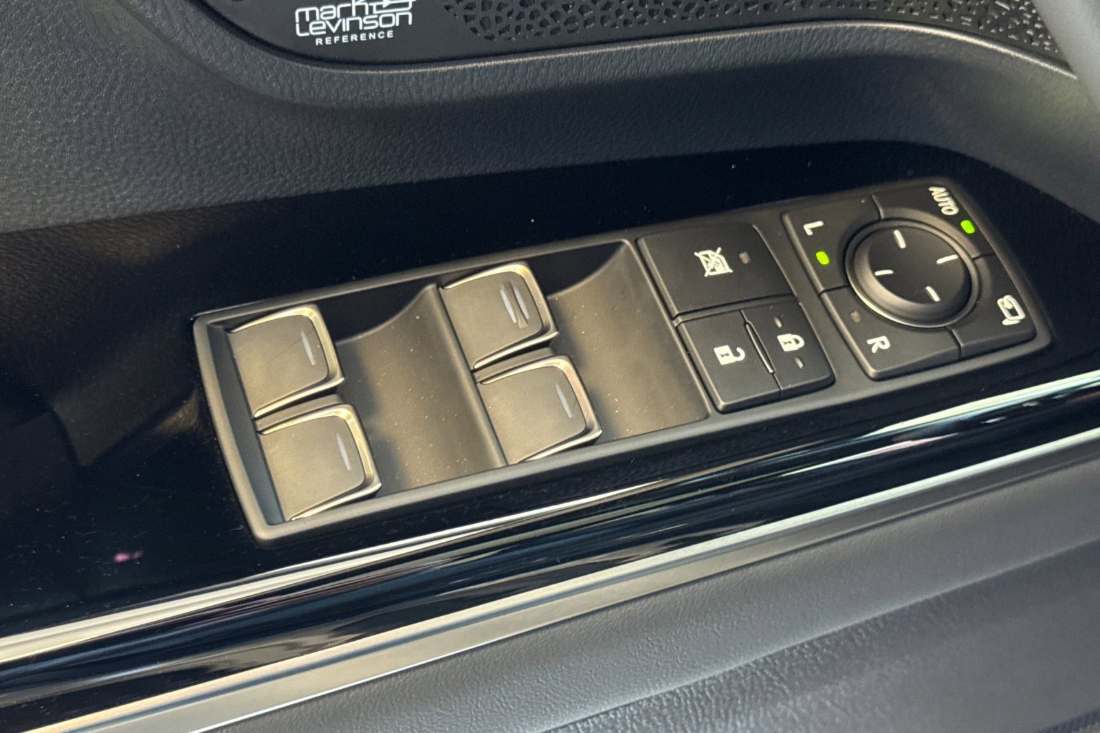 Used 2026 Lexus LX 700h Overtrail AWD/4WD image 15