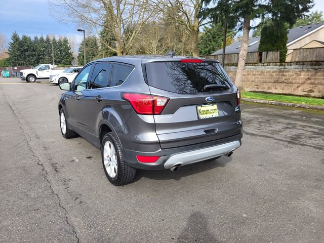 Used 2019 Ford Escape SE image 3