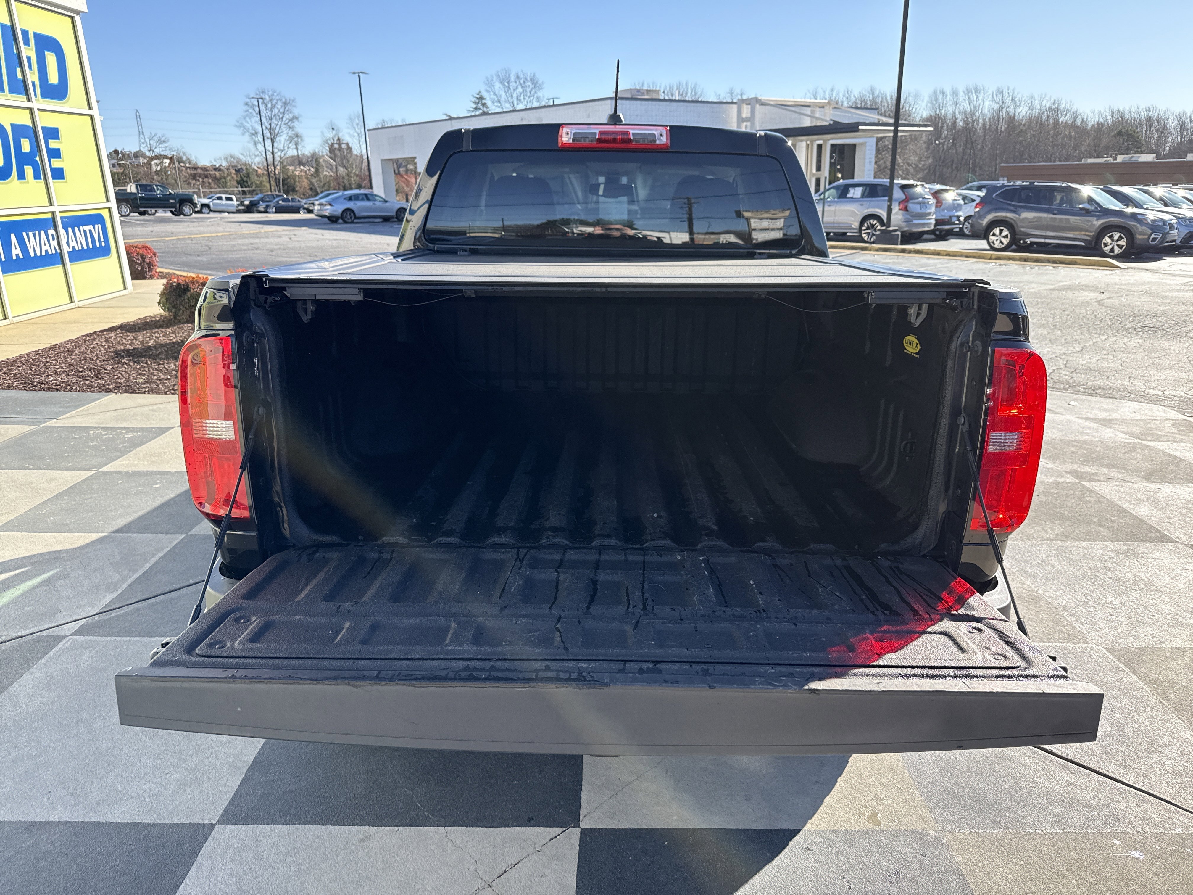 Used 2019 Chevrolet Colorado W/T w/ Custom Special Edition image 34