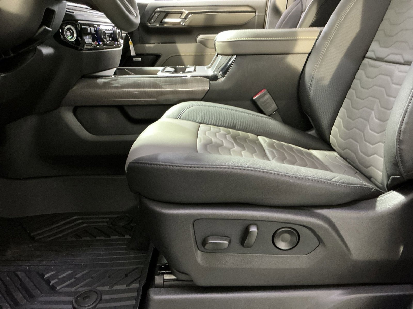 New 2026 Chevrolet Silverado 2500 ZR2 w/ ZR2 Bison Edition image 22