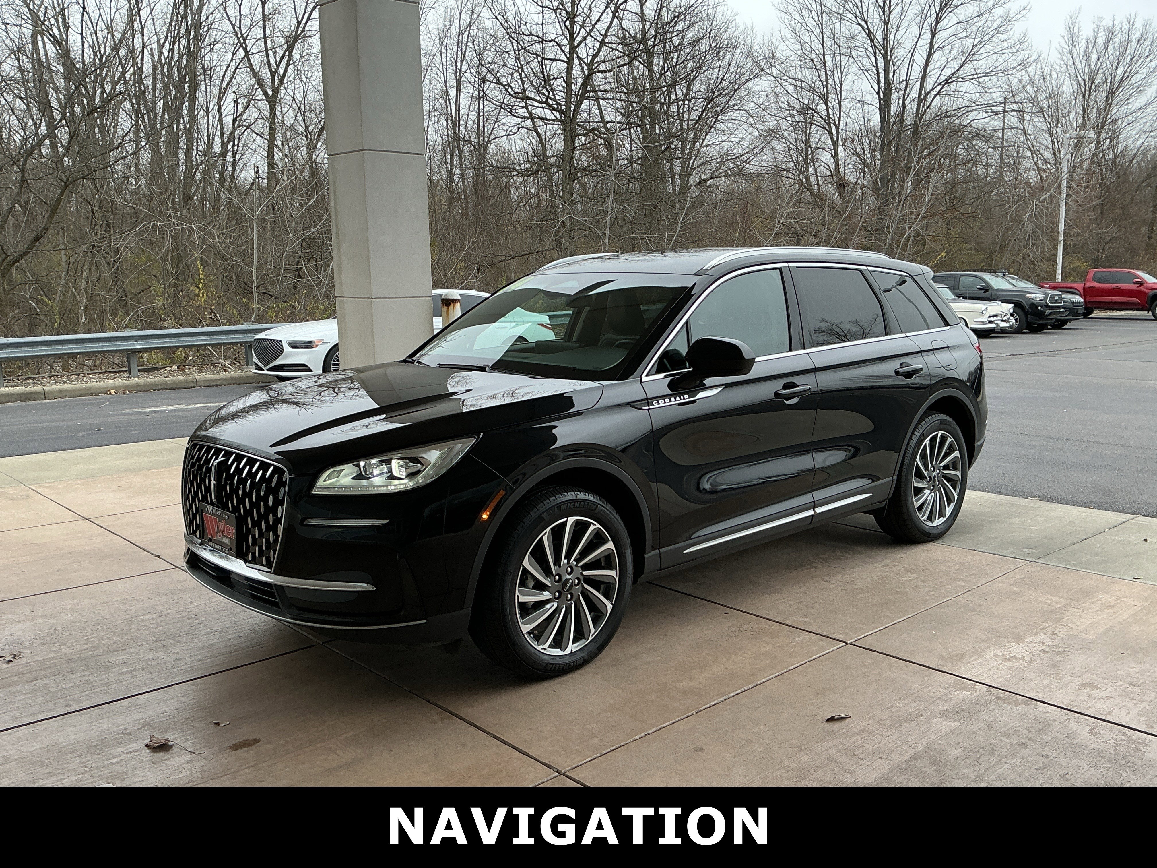 Used 2024 Lincoln Corsair Reserve image 3