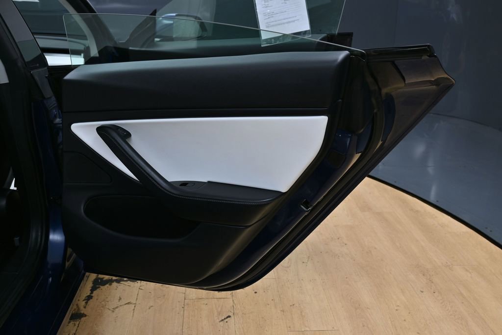 Used 2021 Tesla Model 3 Standard Range Plus image 44