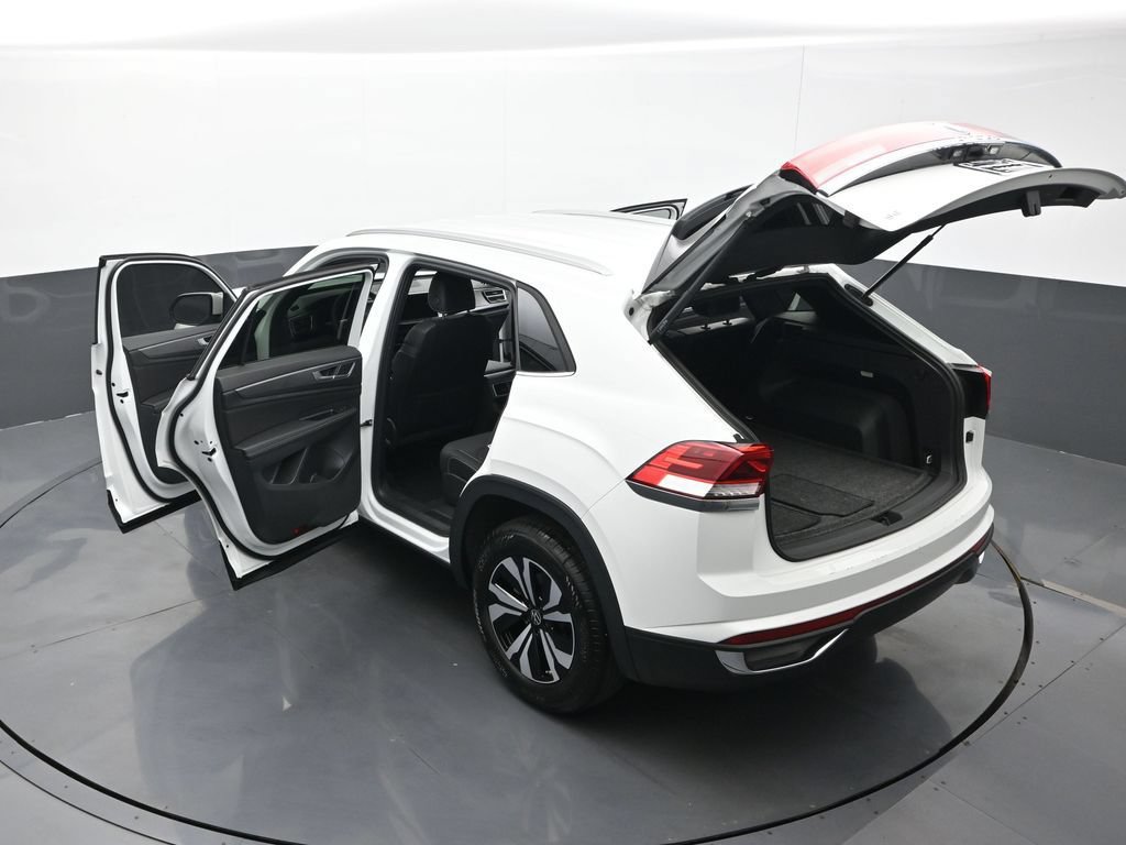 Used 2024 Volkswagen Atlas Cross Sport SE FWD image 28