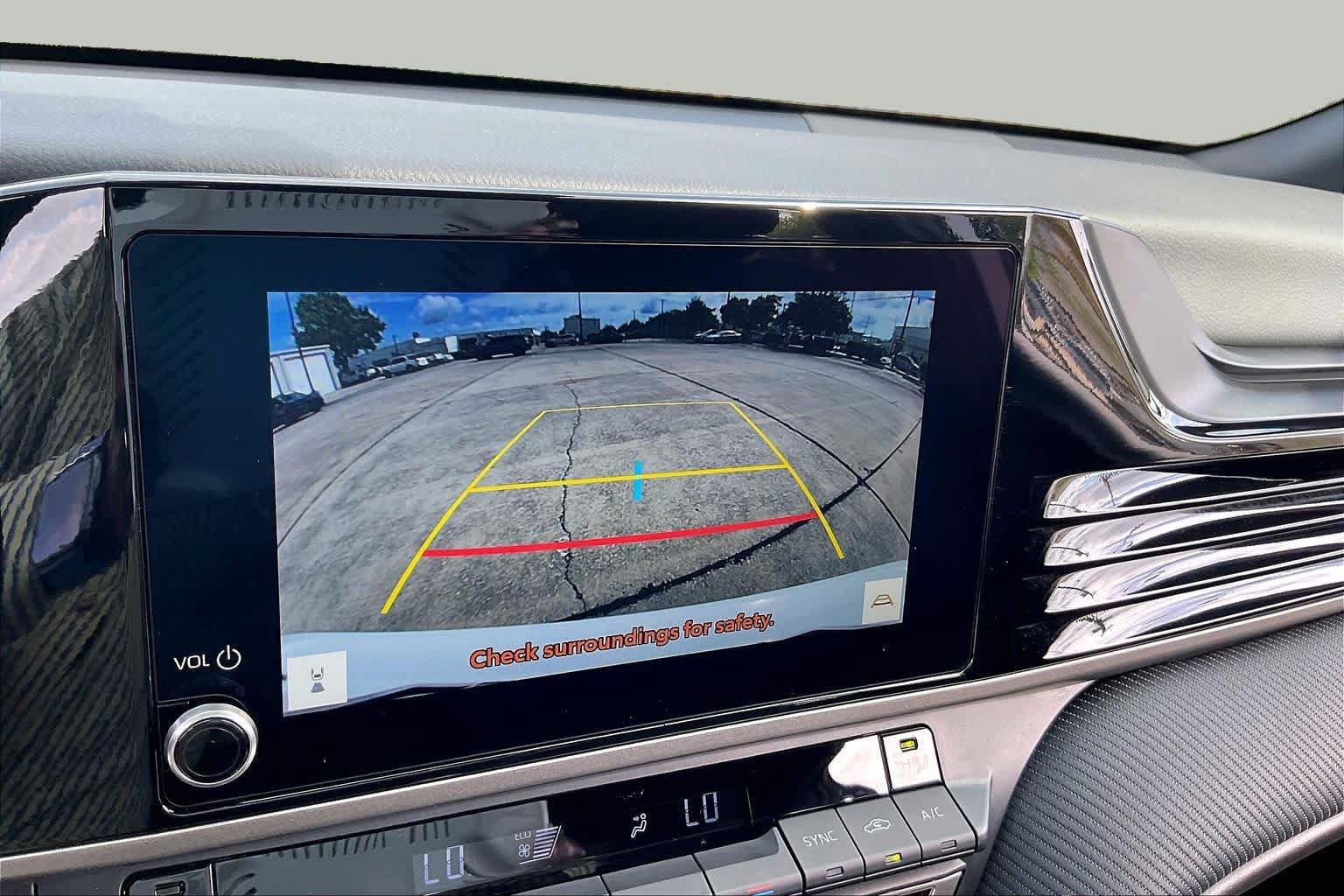 Used 2026 Toyota Camry Hybrid w/ Convenience Package FWD image 25