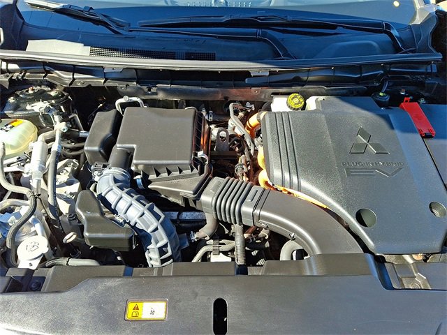 Used 2024 Mitsubishi Outlander SE image 28