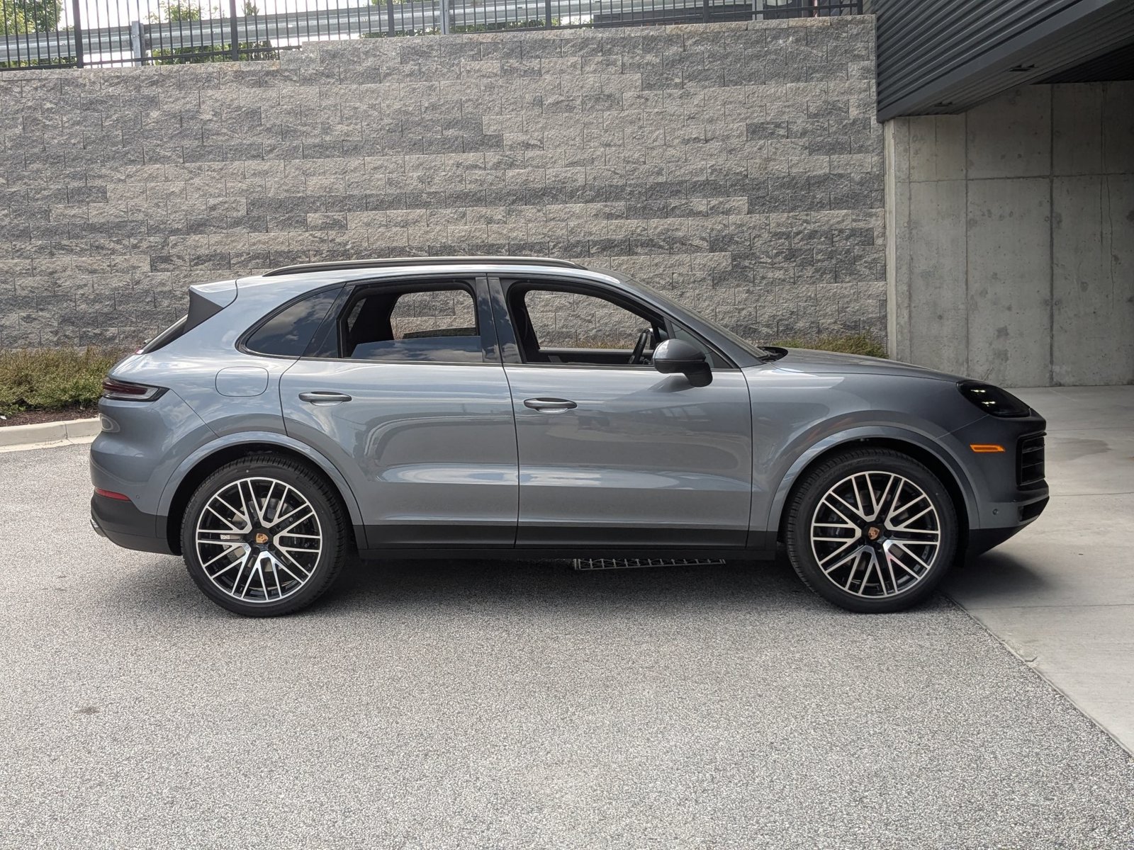 New 2026 Porsche Cayenne AWD/4WD image 8